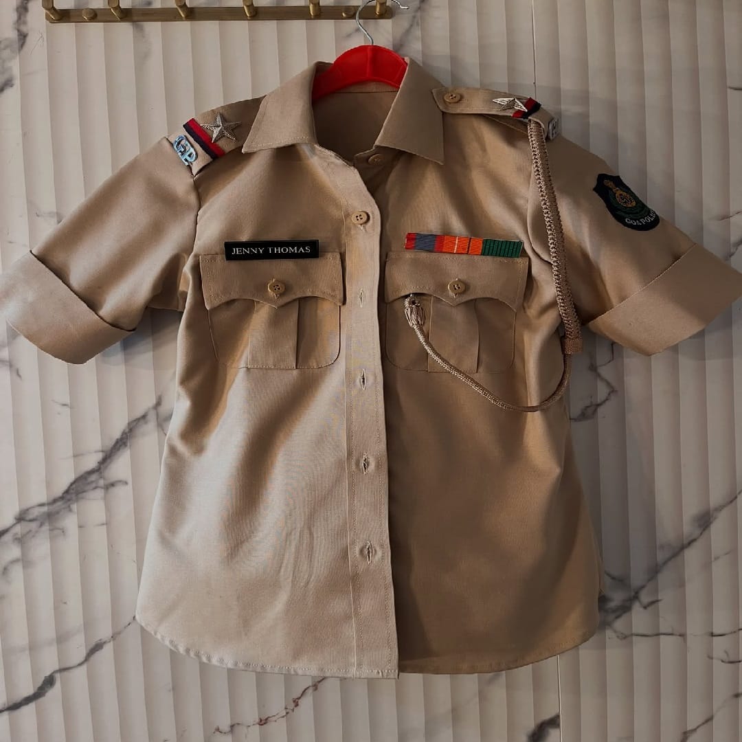 सध्या ज्या अभिनेत्रीची चर्चा रंगली आहे, ती अभिनेत्री दुसरी तिसरी कोणी नसून मराठमोळी अभिनेत्री नेहा जोशी आहे. नेहा हिने 'दृश्यम 2' मध्ये देखील महत्त्वाची भू्मिका साकारली होती. आता तिसऱ्या भागात देखील ती झळकली आहे.