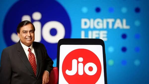 जिओ IPO 21 ऑक्टोबरला खुला होणार आहे. मुकेश अंबानी यांच्या कंपनीच्या या IPO मधून 30,213 कोटी रुपये उभारण्याचे उद्दिष्ट असून, 23 ऑक्टोबरपर्यंत गुंतवणूकदारांना बोली लावता येईल.