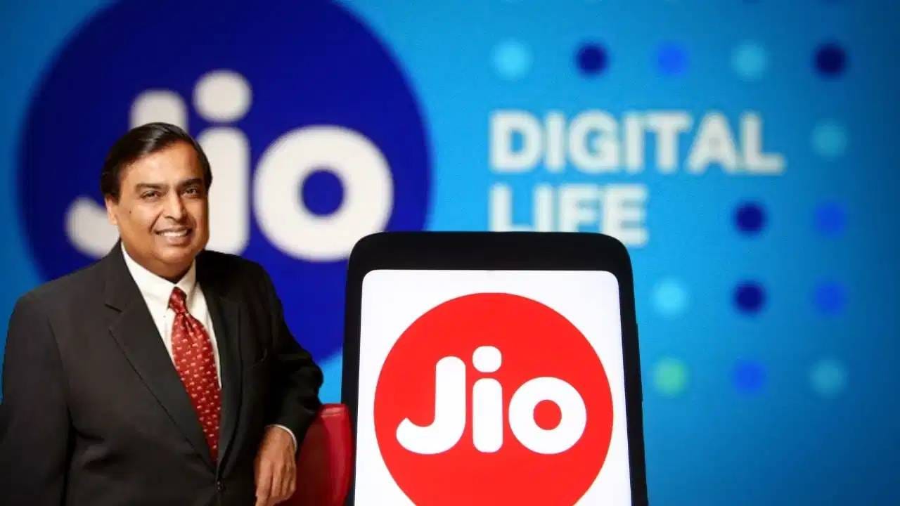जिओ IPO 21 ऑक्टोबरला खुला होणार आहे. मुकेश अंबानी यांच्या कंपनीच्या या IPO मधून 30,213 कोटी रुपये उभारण्याचे उद्दिष्ट असून, 23 ऑक्टोबरपर्यंत गुंतवणूकदारांना बोली लावता येईल.