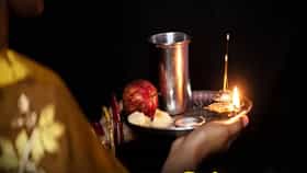 Karwa Chauth 2026 : करवा चौथच्या दिवशी किती वाजता होणार चंद्रोदय ? पूजेची वेळ आणि नियमही घ्या जाणून