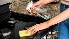 Kitchen Vastu Tips :  स्वयंपाकघराशी संबंधित हे नियम पाळा, घरात राहील सुख-समृद्धी