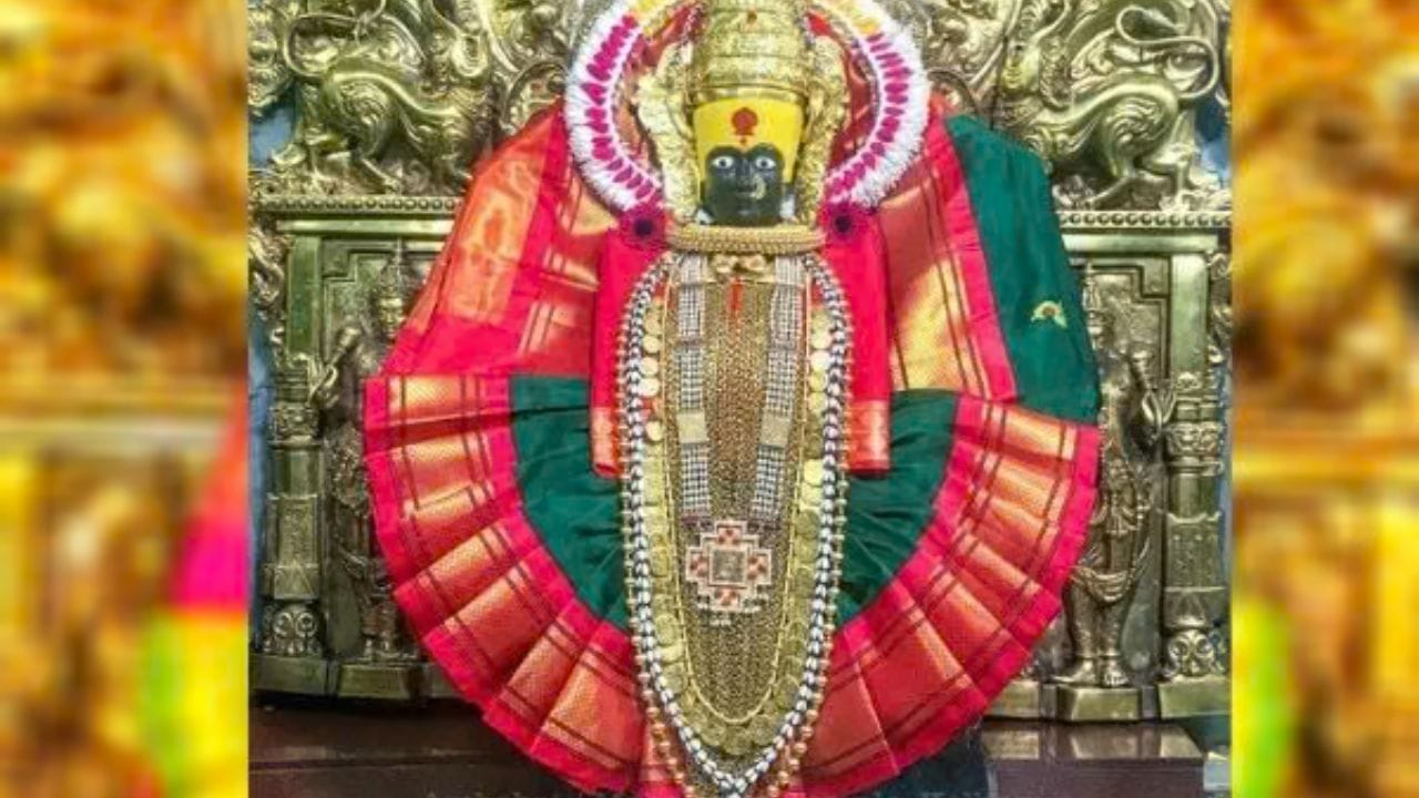 कोल्हापुरच्या अंबाबाई मंदिरात महिला भक्ताला मारहाण, काय झाले नेमके ? कोल्हापुरच्या अंबाबाई मंदिरात महिला भक्ताला मारहाण, काय झाले नेमके ?