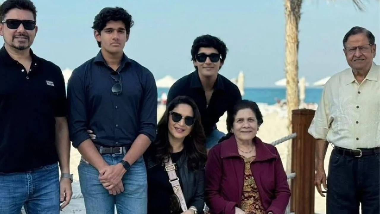 माधुरी दीक्षितने अमेरिकन प्रशिक्षित कार्डिओव्हॅस्क्युलर आणि थोरेसिक सर्जन डॉ. श्रीराम नेने यांच्याशी लग्न केले. श्रीराम नेने हे एक मोठे उद्योजक देखील आहेत. ते हेल्थकेअर क्षेत्रात काम करणारे इनोव्हेटर म्हणूनही ओळखले जातात.