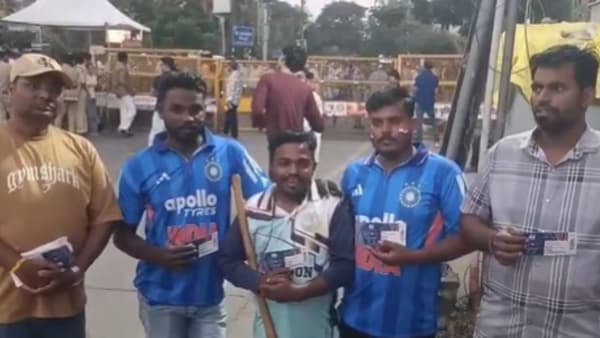 टीम इंडियाला प्रत्यक्ष मैदानात जाऊन चिअर करण्याचं स्वप्न पूर्ण! दिव्यांग चाहत्यांना महानआर्यमन सिंधियांची विशेष मदत
