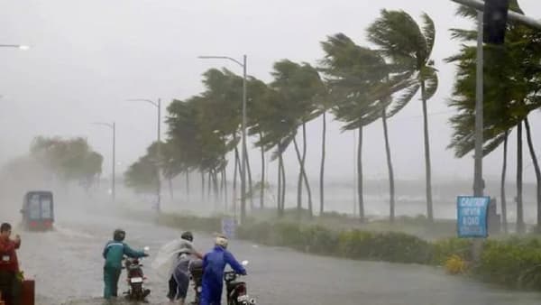 नैऋत्य मोसमी पावसाने देशातून माघार घेतली असली, तरी महाराष्ट्रातील काही भागांत पुन्हा अवकाळी पाऊस पडण्याची शक्यता आहे. बंगालचा उपसागर आणि अरबी समुद्रात हवामान प्रणाली विकसित होण्याचे संकेत मिळत आहेत.