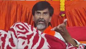 मनोज जरांगे पाटील यांच्या अडचणीत वाढ, थेट आंदोलनातील महिलांनी घेतली मुख्यमंत्र्यांची भेट, गुन्हा दाखल करत..