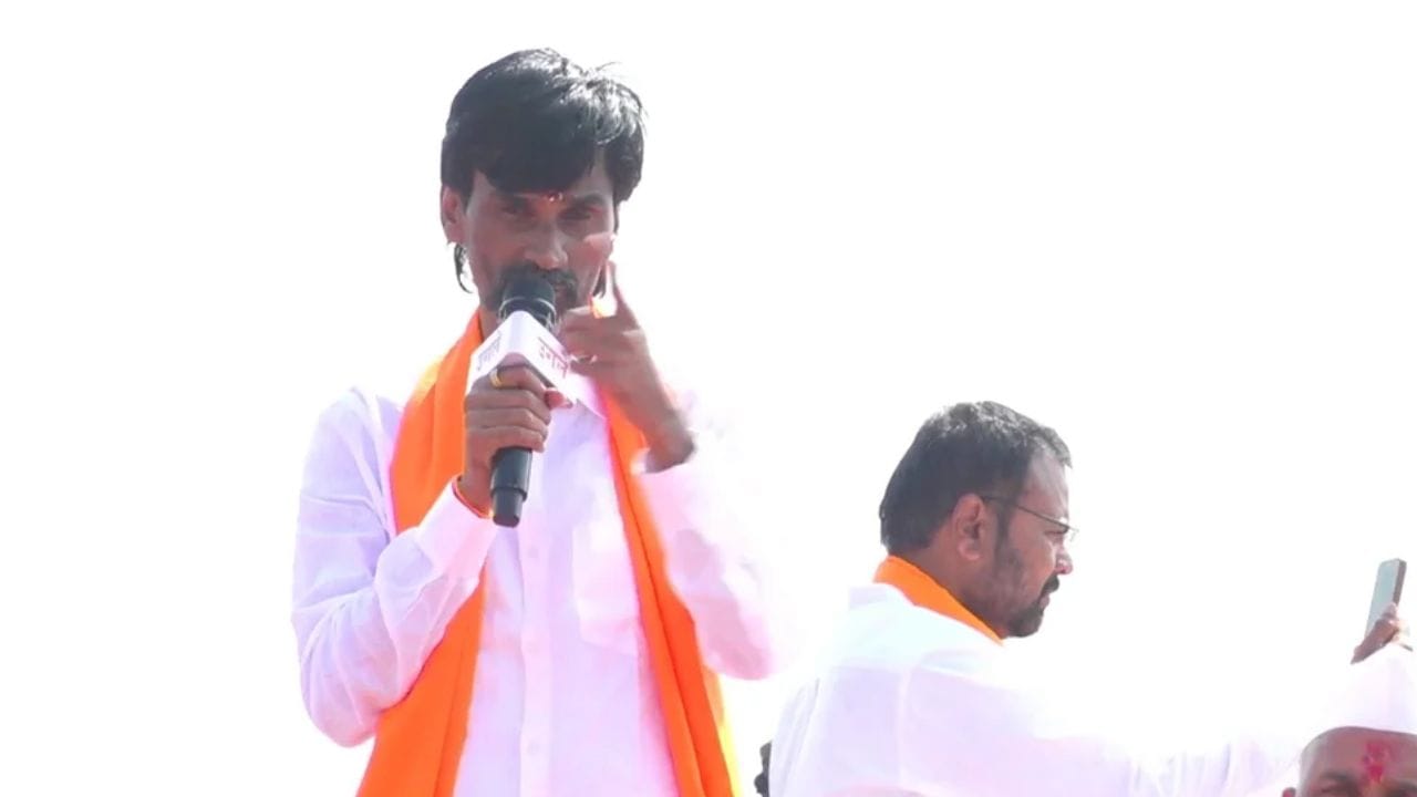 काय घंटा राहणार हातात? मनोज जरांगे पाटील यांनी उडवली 5000 रुपये मदतीची खिल्ली; गणितच मांडलं काय घंटा राहणार हातात? मनोज जरांगे पाटील यांनी उडवली 5000 रुपये मदतीची खिल्ली; गणितच मांडलं
