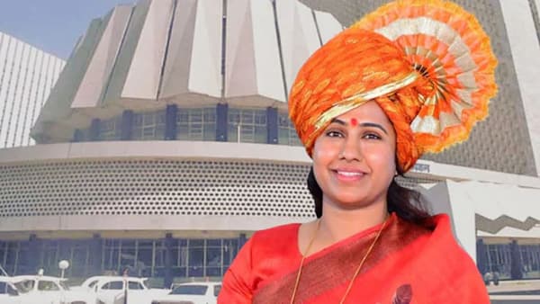 सह्याद्रीच्या कुशीत निवडक सक्रियता का? लवासा आणि ‘अँबी व्हॅली सिटी’ वेळी आंदोलने का नाहीत?, मंत्री मेघना बोर्डिकर मैदानात