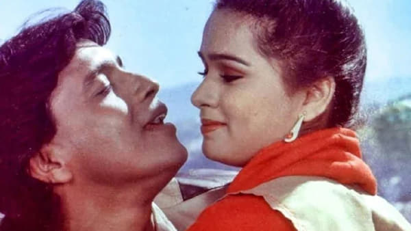 2 वर्षे कोणीच खरेदी केला नाही हा चित्रपट, शेवटी निर्मात्यानेच केला प्रदर्शित, ठरला सर्वात मोठा ब्लॉकबस्टर, नाव ऐकूनच..