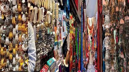 मुंबईचा कोलाबा कॉजवे मार्केट महिलांसाठी बेस्ट, खरेदी करा 'या' 5 वस्तू.