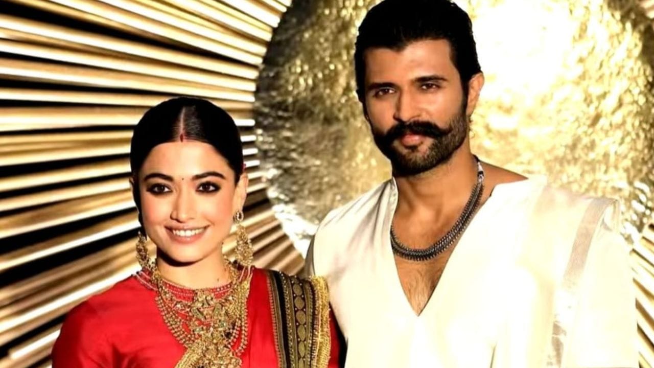 Rashmika Mandanna : जेव्हा मला पिरियड येतात तेव्हा नवरा म्हणून विजय देवरकोंडा मला...रश्मिका मंदाना कडून बेडरूम सिक्रेट उघड Rashmika Mandanna : जेव्हा मला पिरियड येतात तेव्हा नवरा म्हणून विजय देवरकोंडा मला...रश्मिका मंदाना कडून बेडरूम सिक्रेट उघड