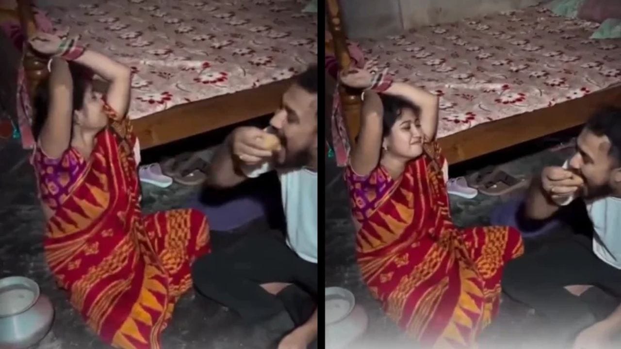 Viral Video : हे तर फार मोठं पाप, बायकोचे हात बांधून नवरा खायला लागला पाणीपुरी, नेटकऱ्यांचा भन्नाट कमेंट्स; व्हिडीओ पाहाच! Viral Video : हे तर फार मोठं पाप, बायकोचे हात बांधून नवरा खायला लागला पाणीपुरी, नेटकऱ्यांचा भन्नाट कमेंट्स; व्हिडीओ पाहाच!