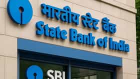 SBI Bank Schemes :  SBI Life ची ही बचत योजना चर्चेत; नियमित उत्पन्नासोबत मुदतीनंतर 110% प्रिमियम  मिळणार परत