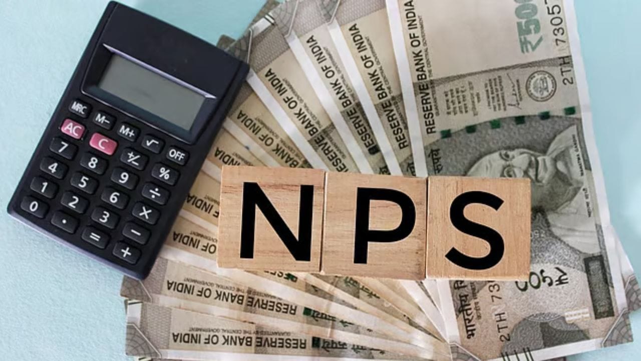 पॉइंट्स ऑफ प्रेझेन्स (PoP) या NPS शी संबंधित सेवा पुरवणाऱ्या अधिकृत संस्था किंवा सेवा केंद्रांना म्हणतात. या केंद्रांमार्फत पेन्शन खाते उघडणे आणि खात्याशी संबंधित विविध व्यवहार करण्यास मदत मिळते. NPS अंतर्गत या सेवा देणाऱ्या PoP साठी सुधारित शुल्क रचना 1 डिसेंबरपासून लागू होणार आहे.