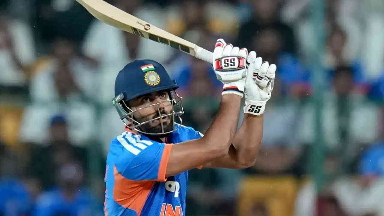 IND vs NZ : टीम इंडियाने न्यूझीलंडला त्यांच्याच भूमीत धूळ चारली, पहिल्या टी20 मध्ये मैदान मारलं, भारताच्या विजयाचे दोन हिरो IND vs NZ : टीम इंडियाने न्यूझीलंडला त्यांच्याच भूमीत धूळ चारली, पहिल्या टी20 मध्ये मैदान मारलं, भारताच्या विजयाचे दोन हिरो