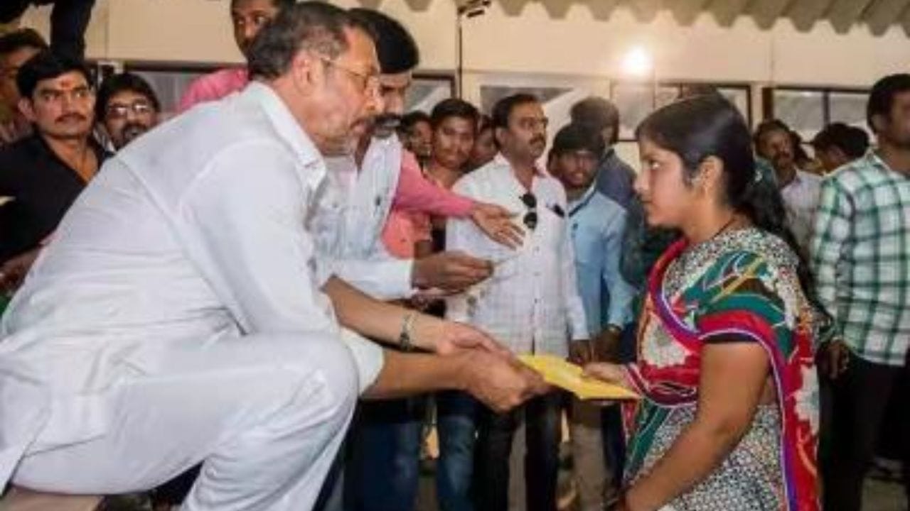 2015 मध्ये सुरू झालेल्या या संस्थेने महाराष्ट्रातील दुष्काळग्रस्त भागांमध्ये प्रत्यक्ष कामाला सुरुवात केली. मराठवाडा, विदर्भासह खान्देश आणि पश्चिम महाराष्ट्रातील अनेक गावांमध्ये पोहोचत आत्महत्याग्रस्त शेतकरी कुटुंबांना आर्थिक मदत देण्यासोबतच त्यांच्या मुलांच्या शिक्षणासाठीही हातभार लावण्यात आला. संकटात सापडलेल्या कुटुंबांना केवळ मदत न करता त्यांना पुन्हा स्वतःच्या पायावर उभं करण्याचा प्रयत्न करण्यात आला.