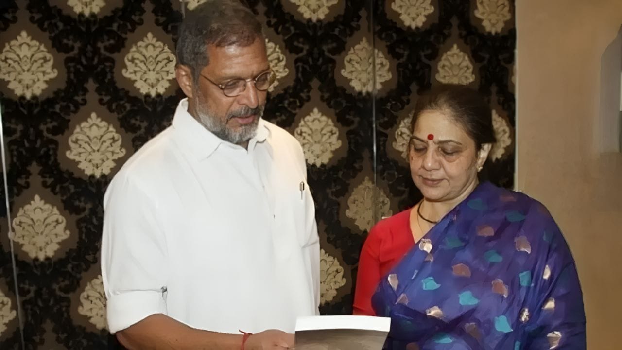 नाना पाटेकर आणि नीलकांती पाटेकर यांचा मल्हार हा एकुलता एक मुलगा आहे. वडिलांप्रमाणेच साधं आयुष्य जगण्याला मल्हार प्राधान्य देतो. त्याच्या व्यक्तिमत्त्वात आणि स्वभावात नाना पाटेकर यांची झलक दिसून येते.