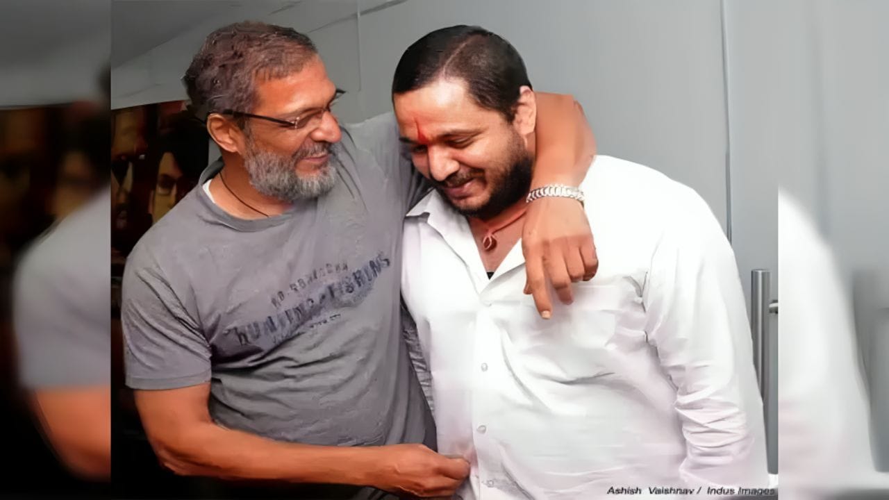 वडील बॉलिवूडमधील मोठं नाव असतानाही मल्हारने थेट अभिनयाच्या क्षेत्रात येण्यापेक्षा पडद्यामागे काम करण्याचा मार्ग निवडला. राम गोपाल वर्मा यांच्या ‘द अटॅक्स ऑफ 26/11’ या चित्रपटात त्याने सहाय्यक दिग्दर्शक म्हणून काम केलं. यानंतर त्याने निर्मिती क्षेत्रातही पाऊल टाकलं. स्वतःचं ‘नानासाहेब प्रॉडक्शन हाऊस’ सुरू करून त्याने प्रॉडक्शनच्या क्षेत्रात काम करण्यास सुरुवात केली.