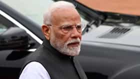 नरेंद्र मोदींनी घेतले या बड्या नेत्याचे आशीर्वाद, भेटीत महत्त्वाची खलबतं, नेमकं कारण काय?