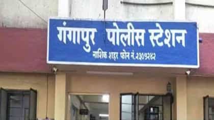 महिला प्रोफेसरलाच प्रेमाच्या जाळ्यात ओढलं, नको ते व्हिडिओ बनवले अन्..