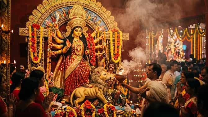 नवरात्री सुरू होण्यापूर्वी घरातून या 5 गोष्टी काढून टाका, नाहीतर…
