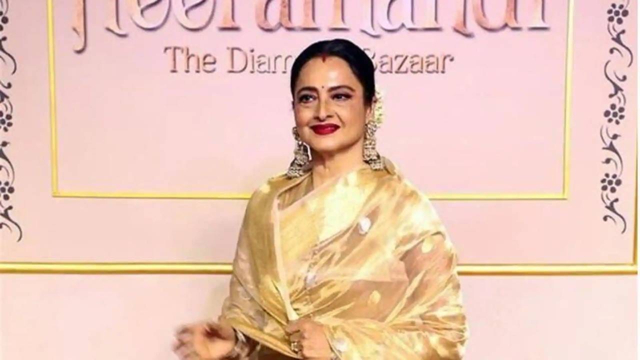 २००४ मध्ये अभिनेत्री सिमी गरेवाल यांच्या टॉक शोमध्ये दिलेल्या एका मुलाखतीदरम्यान, रेखा यांनी विनोद मेहरा यांच्यासोबतच्या त्यांच्या नात्याबद्दल भाष्य केले होते. प्रसारमाध्यमांच्या वृत्तानुसार, त्या दोघांचे लग्न झाल्याच्या चर्चांदरम्यान, रेखा यांनी त्यांना पती म्हणून स्वीकारण्यास नकार दिला होता.