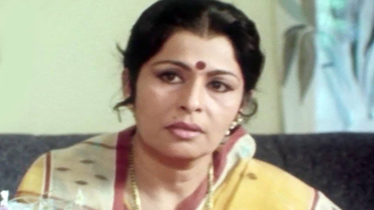 १९९२ सालाचा दादा कोंडके निर्देशित 'येऊ का घरात' ह्या चित्रपटात मधू कांबीकर यांनी महत्वाची भूमिका साकारलेली आहे.