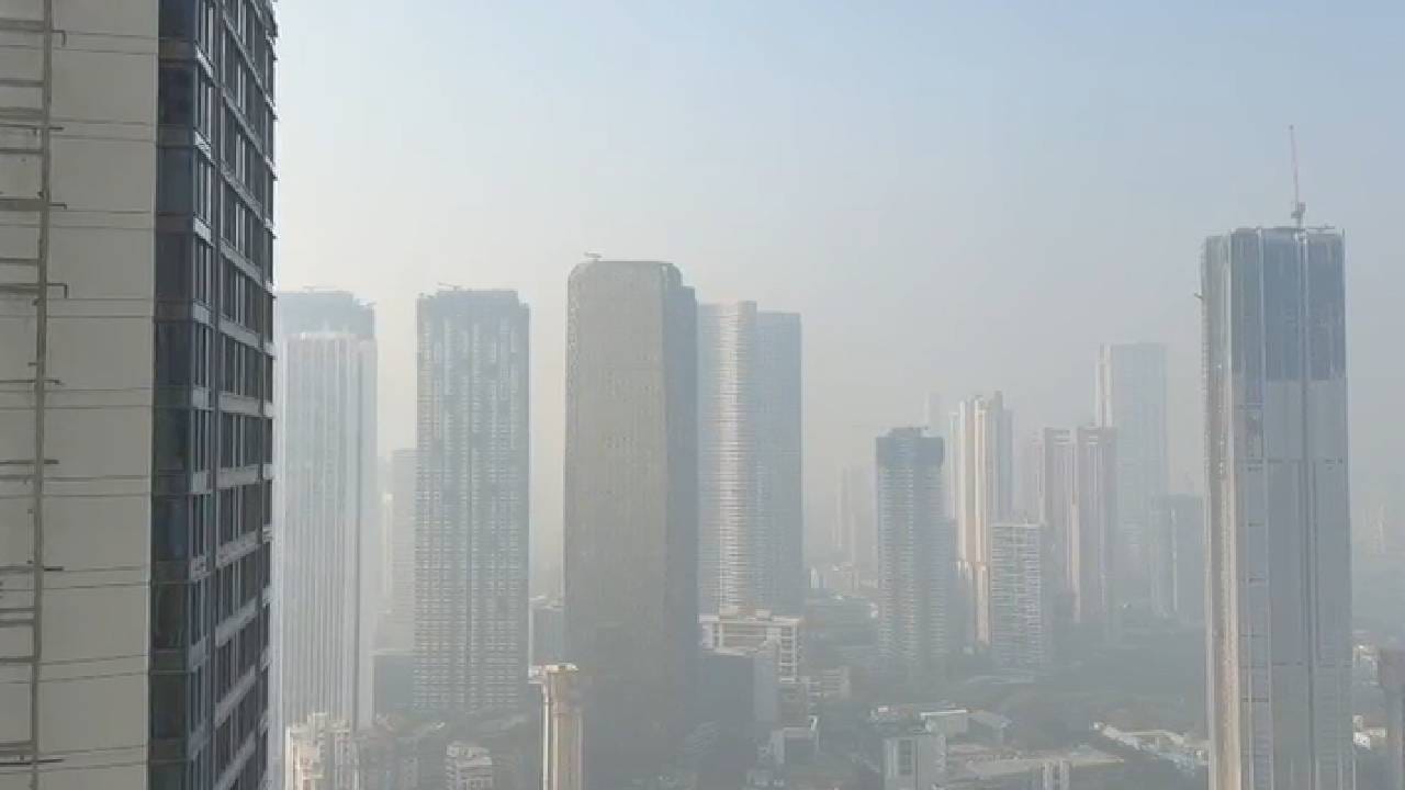 हवेतील PM2.5 आणि PM10 या सूक्ष्मकणांचे वाढलेले प्रमाण चिंताजनक असतात. ह्या प्रदूषित हवेमुळे श्वसनाचा त्रास होण्याची शक्यता आहे. मात्र अशावेळी लहान मुले, ज्येष्ठ नागरिक आणि श्वसनविकार असलेल्या व्यक्तींनी अधिक काळजी घेणे गरजेचे आहे. तसेच ह्यावर सरकार आता काय तोडगा काढते ते पाहणे देखील तितकंच महत्वाचं आहे.