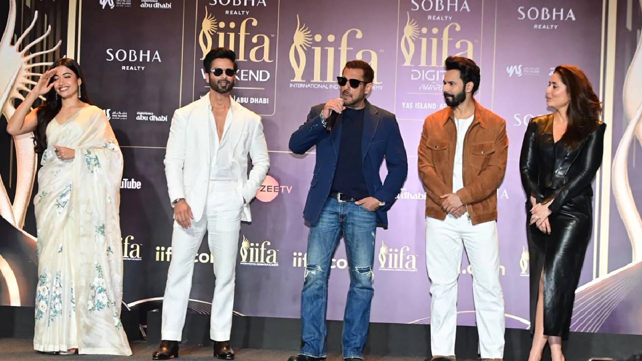 IIFA च्या इव्हेंटमध्ये सलमान खान, वरुण धवन, करीना कपूर खान, शाहिद कपूर आणि रश्मिका मंदाना यांसारख्या तमाम स्टार सेलिब्रिटींनी हजेरी लावली.