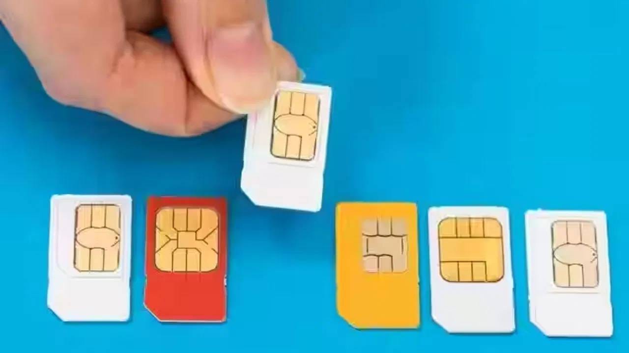 तुमच्या नावावर कोणते सिम कार्ड सक्रिय आहेत हे कसे ओळखावे? अनेकदा, आपल्या नकळत किंवा फसवणूक करून, इतर लोकदेखील आपल्या ओळखपत्रावरील सिम कार्ड वापरतात. यामुळे, भविष्यात तुम्हाला गंभीर कायदेशीर परिणामांना सामोरे जावे लागू शकते. म्हणून, वेळ असतानाच हे तपासणे खूप महत्त्वाचे आहे.