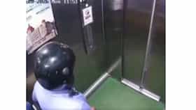 डिलिव्हरी बॉयने लिफ्टमध्ये केले विचित्र कृत्य, CCTV फुटेज समोर आल्यानंतर खळबळ