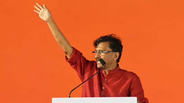 बाप की चड्डी फडी पडी है...संजय राऊतांची तुफान बॅटिंग