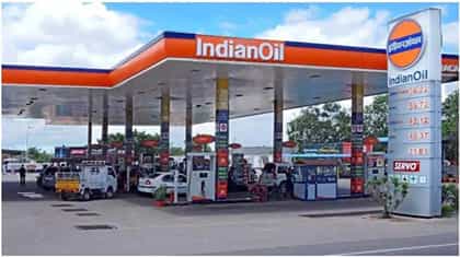 इंडियन ऑइल, BPCL चा मोठा निर्णय! QR कोड स्कॅन करा अन्....