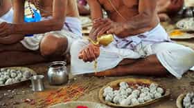 पितृपक्षात श्राद्ध करता आलं नाही? काळजी नको, हे सोपे उपाय करून मिळवा पितरांचे आशीर्वाद