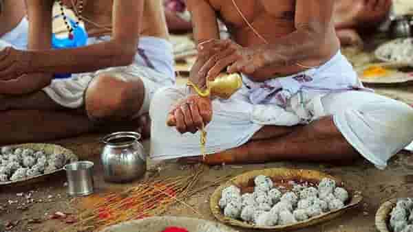 पितृपक्षात श्राद्ध करता आलं नाही? काळजी नको, हे सोपे उपाय करून मिळवा पितरांचे आशीर्वाद