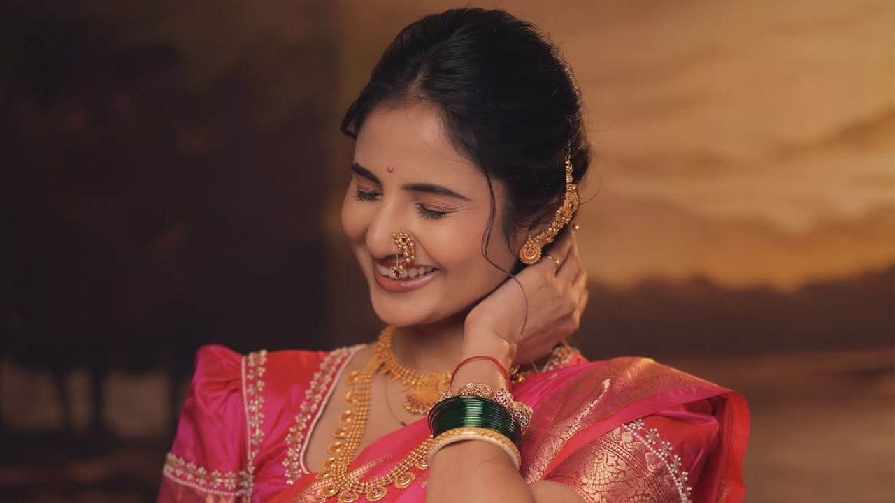 मराठी टेलिव्हिजन विश्वातील प्रसिद्ध अभिनेत्री पूजा बिरारीने आपल्या साध्या आणि प्रभावी अभिनयाने प्रेक्षकांचे मन जिंकले आहे.