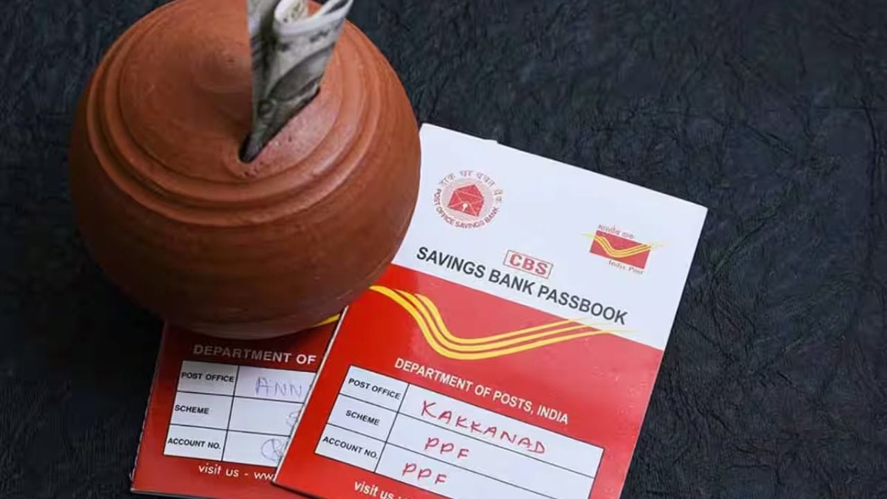 किसान विकास पत्रवर सध्या 7.5 टक्के व्याज मिळते आणि गुंतवलेली रक्कम 115 महिन्यांत (9 वर्षे 7 महिने) दुप्पट होते. उदाहरणार्थ, 1 लाख रुपये गुंतवल्यास मॅच्युरिटीनंतर 2 लाख रुपये मिळतात. किमान गुंतवणूक 1,000 रुपये असून कमाल मर्यादा नाही. दीर्घकाळासाठी पैसे वाढवू इच्छिणाऱ्यांसाठी उपयुक्त; मात्र मध्येच पैसे काढायचे असल्यास नियम तपासा.