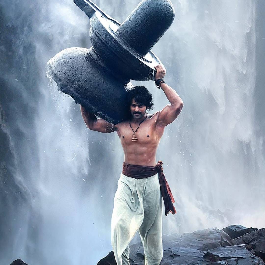 प्रभासच्या कारकिर्दीतील सर्वात महत्त्वाचा चित्रपट म्हणजे एस. एस. राजामौली दिग्दर्शित ‘बाहुबली’. 2015 मध्ये प्रदर्शित झालेल्या ‘बाहुबली : द बिगिनिंग’ आणि 2017 मधील ‘बाहुबली 2 : द कन्क्लूजन’ या दोन्ही चित्रपटांनी त्याला देशभरात प्रचंड लोकप्रियता मिळवून दिली. या भूमिकेसाठी प्रभासने अनेक वर्षे मेहनत घेतली. त्याच्या दमदार शरीरयष्टीने, अभिनयाने आणि पडद्यावरील प्रभावी उपस्थितीने प्रेक्षकांना भुरळ घातली. या चित्रपटांनंतर प्रभासच्या नावाची चर्चा केवळ तेलुगू चित्रपटसृष्टीतच नव्हे, तर हिंदीसह देशातील विविध भाषांमधील प्रेक्षकांमध्ये होऊ लागली.