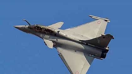 India-France Rafale Deal : अखेर राफेल फायटर जेट्स बद्दल फ्रान्सकडून भारताची मोठी मागणी मान्य, इंडियन एअर फोर्सला जे हवं होतं ते झालं