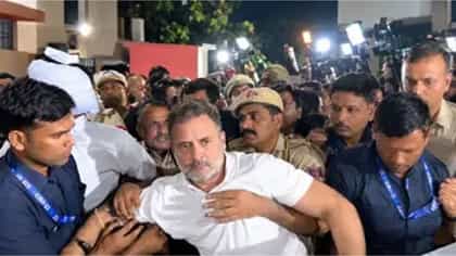 मुंबईत काँग्रेस आक्रमक, राहुल गांधींना पोलिसांनी ताब्यात घेताच...