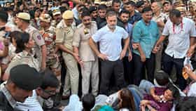 प्रत्येक FIR माझ्यासाठी मेडल...! विरोधी पक्षाची ताकद असलेल्या राहुल गांधींवर नेमके किती गुन्हे दाखल?