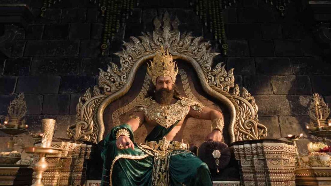 फिल्म्स डिस्कोर्सच्या आकडेवारीत ‘रामायण’ने परदेशात 1.12 दशलक्ष अमेरिकी डॉलरची कमाई केल्याचा दावा करण्यात आला आहे. रिलीजच्या 15 दिवस आधीची ही कमाई अमेरिका, ब्रिटन, कॅनडा आणि ऑस्ट्रेलिया येथील उपलब्ध शोच्या तिकीट विक्रीशी संबंधित आहे.