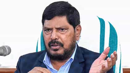 राज्यात दुष्काळ जाहीर! पण आता रामदास आठवलेंची सरकारकडे नवी मागणी.