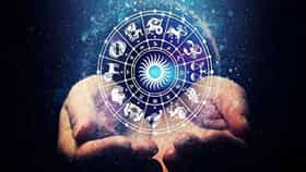 Today Horoscope : आज ‘या’ 4 राशींचं नशीब चमकणार; पैसा, करिअर आणि प्रेमाच्या बाबतीत मिळणार शुभ संकेत