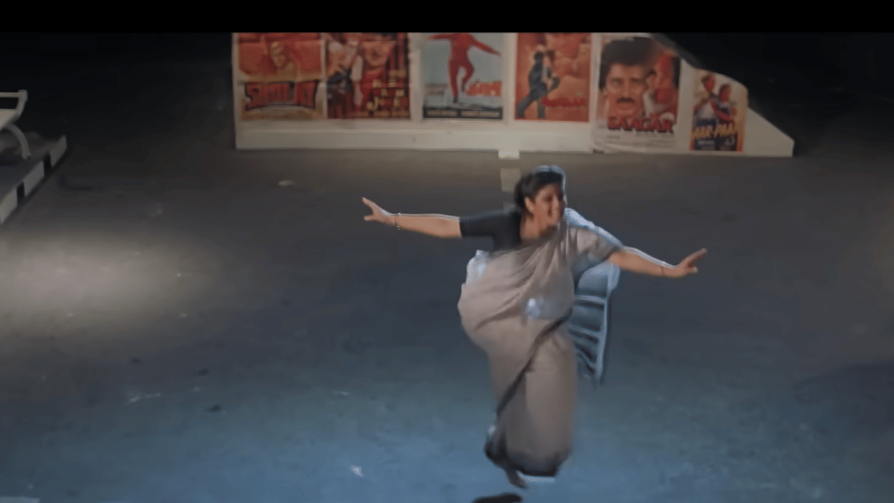 गाण्याच्या बोलांमध्ये जुन्या हिंदी चित्रपटांची तब्बल 40 नावे समाविष्ट आहेत. गाण्याचा सहज प्रवाह असल्यामुळे ही नावे ओळखणे रंजक ठरते.