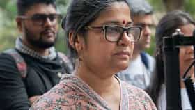 Renuka Shahane: आई-वडिलांचा घटस्फोट, लोकांचे टोमणे अन् शिक्षकांकडूनही वाईट वागणूक; रेणुका शहाणे यांनी सांगितला कटू अनुभव
