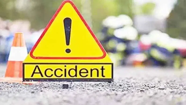 तू मला कट मारतोस... कल्याणमध्ये माथेफिरू कार चालकाचा थरार, त्याने जे केलं पोलिसही पाहात राहिले तू मला कट मारतोस... कल्याणमध्ये माथेफिरू कार चालकाचा थरार, त्याने जे केलं पोलिसही पाहात राहिले