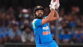 Rohit Sharma : मुंबई इंडियन्सच्या कॅप्टनशिपसाठी एकटा रोहित शर्माचं नाही अजून तीन प्लेयर सुद्धा दावेदार, त्यांचा परफॉर्मन्सही दमदार