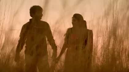 मराठी चित्रपटातील 'या' प्रेमगीताची तरुणाईला भयंकर क्रेझ.