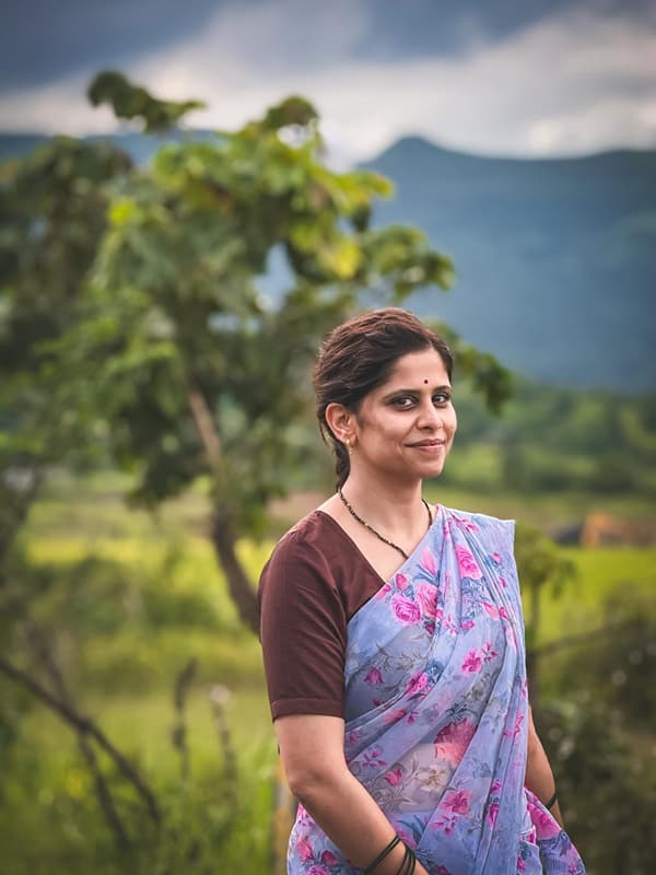 सई ताम्हणकर सध्या तिच्या अडकित्ता या चित्रपटामुळे चर्चेत आहे. पण एरवीही सई नेहमी तिच्या स्टाईल आणि ग्लॅम लुक्समुळे लक्ष वेधून घेते. तिला ओळखणार नाही अशी व्यक्ती महाराष्ट्रात मिळणार नाही. कारण सईच्या अभिनयाचे लाखो चाहते आहेत.
